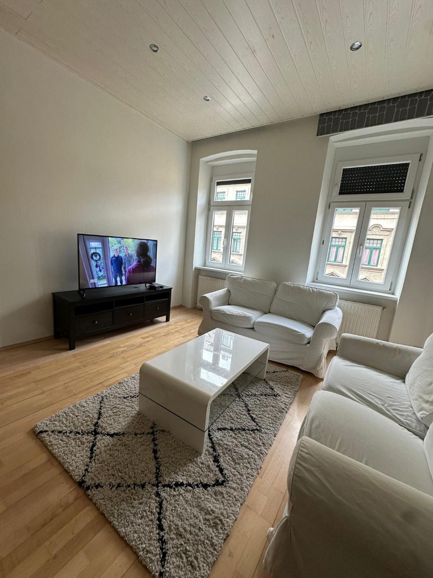 Appartement Stadthalle Charmante Wenen